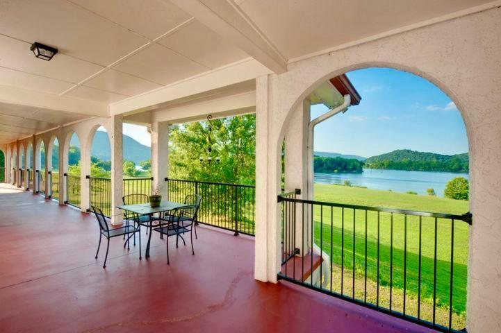 Elder Mountain Room At Tennessee Riverplace Chattanooga Eksteriør bilde
